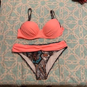 Bathing suit 👙 2 piece fits like a large